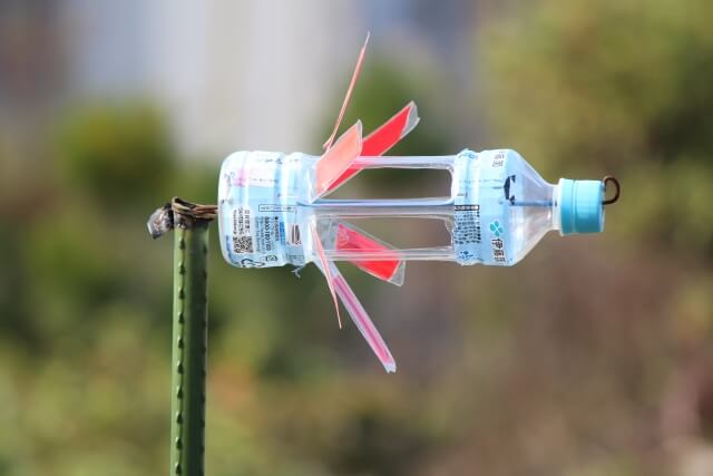 モグラ退治用のペットボトル風車の作り方